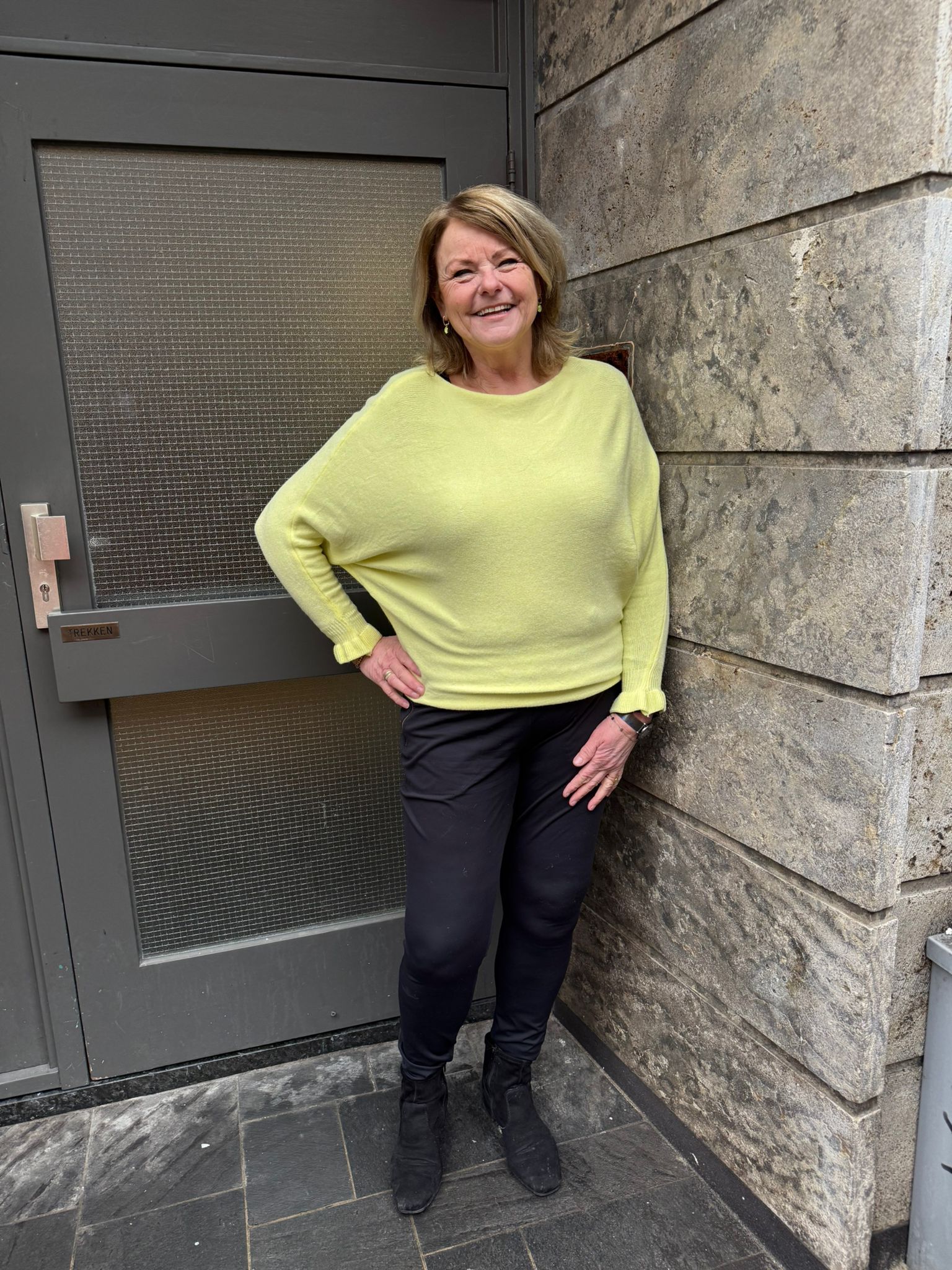 TRUI LADY VLEERMUIS MOUW GEEL